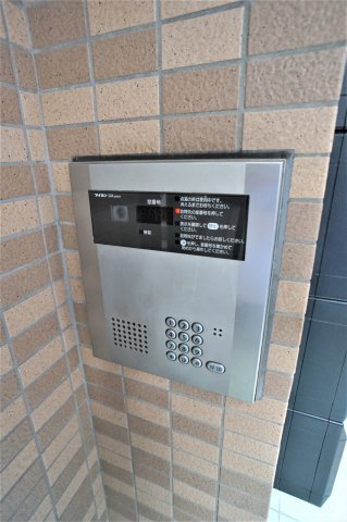 KANENARI和光前原のエントランス|オートロック完備で安心ですね