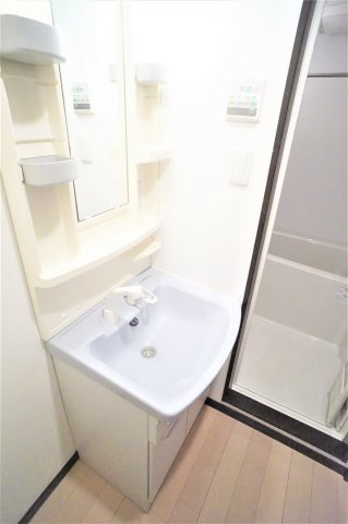 KANENARI和光前原の独立洗面台|角部屋ではありません