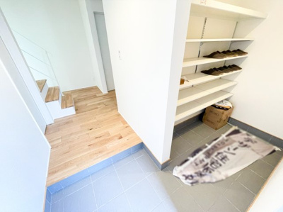 【玄関】 | 鈴鹿市寺家6丁目