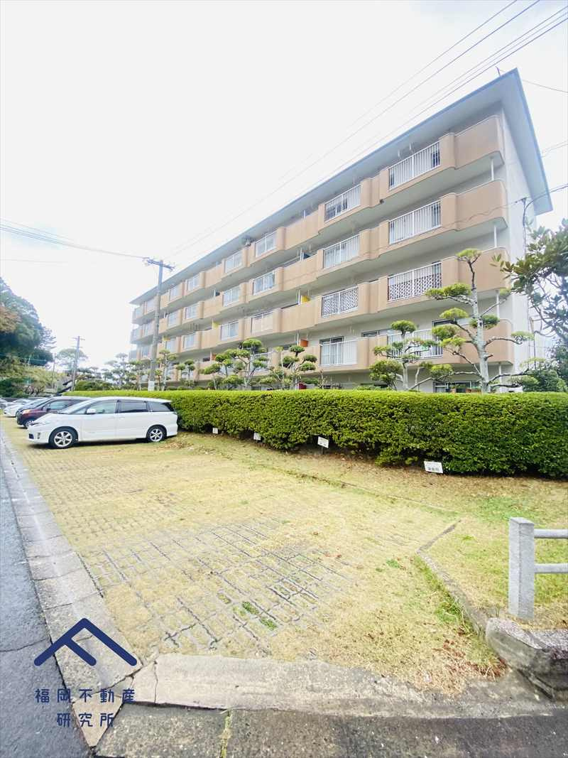 梅ヶ崎ハイツの駐車場