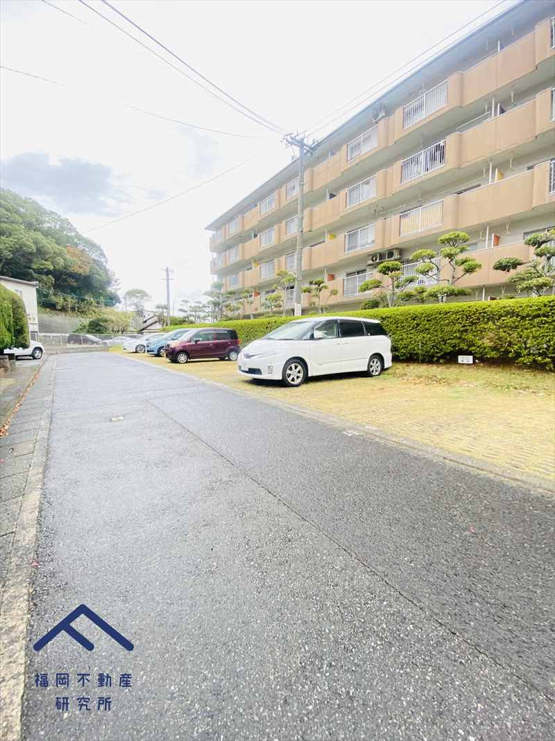 梅ヶ崎ハイツの駐車場