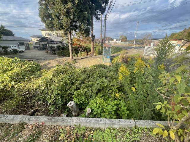  | 【建築条件なし】横手市安本 国道13号線沿いの土地物件 57.16坪道路から落差あり