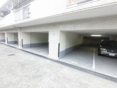 【駐車場】 | 【売主直売】クリオよみうりランド前 | 平置き駐車場です。