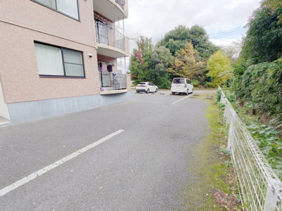【駐車場】 | ピュアライフ佐藤