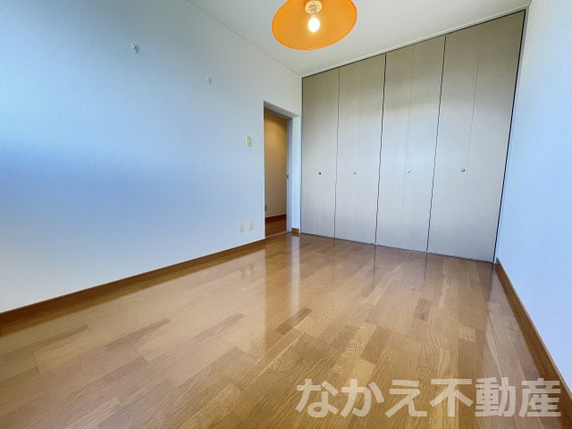 【寝室】 | 落ち着いた色調の寝室です