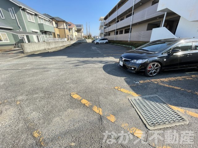 【駐車場】 | 駐車場があるので、車を買う予定の方も安心です