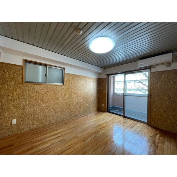 ドーリア花園の居間・リビング