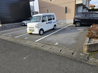【駐車場】