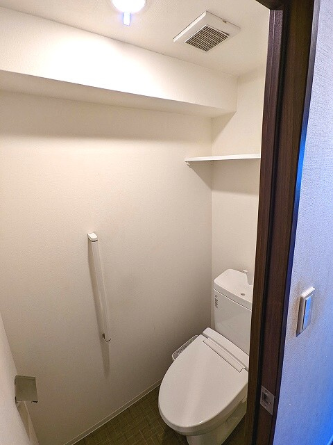 RESIDIA新御徒町Ⅱのトイレ|レジディア新御徒町Ⅱの温水洗浄便座です