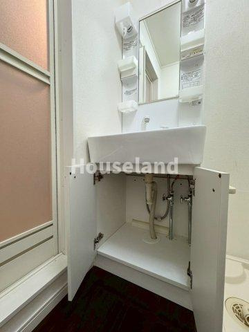 カムロビルの独立洗面台