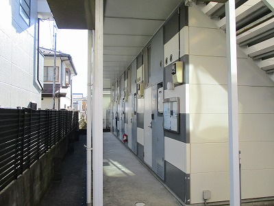 レオパレスジャパンのエントランス