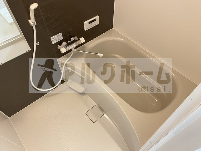 コンフォール道明寺駅西の浴室