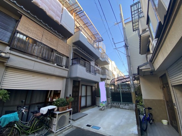 大東市大東町　中古戸建ての駐車場