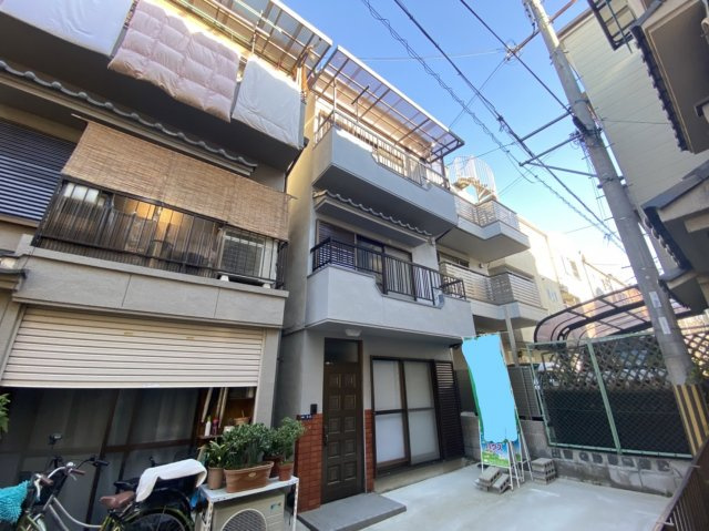 大東市大東町　中古戸建ての外観|■堂々とした外観です