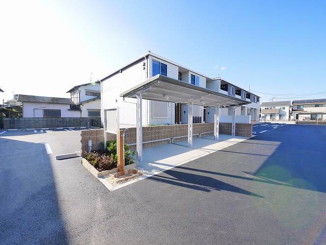 クレメント東九条Ａのその他共用部分|ゆったりとした駐輪スペース