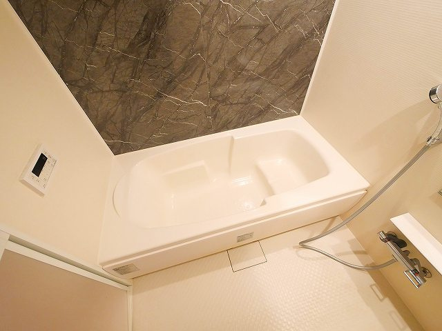 クレメント東九条Ａの浴室|コンパクトで使いやすいお風呂です