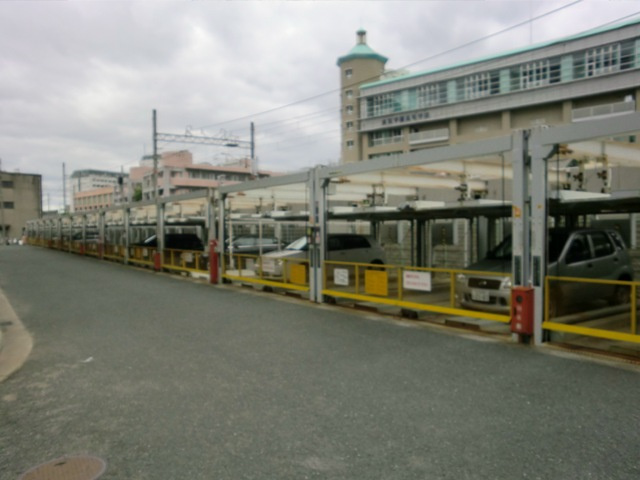 パルハセトン十三の駐車場