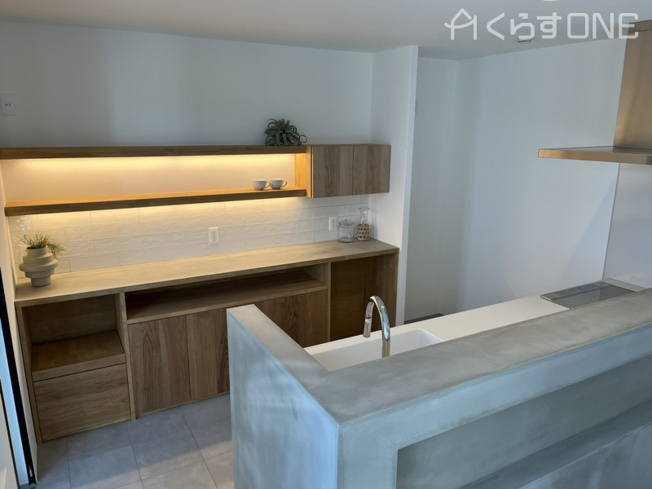 【その他】 | 揖保郡太子町鵤／売土地 | 【自社施工例】おしゃれなモルタル仕上げで家事もはかどるカウンターキッチン