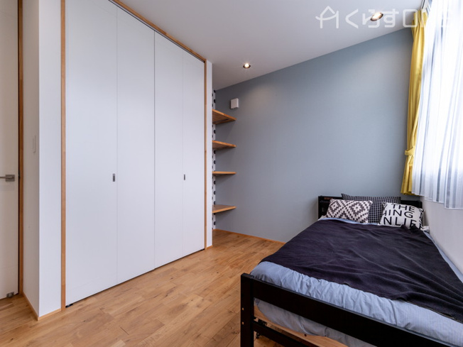 【その他】 | 揖保郡太子町鵤／売土地 | 【自社施工例】クローゼットに造作棚を加えた収納たっぷりの子供部屋