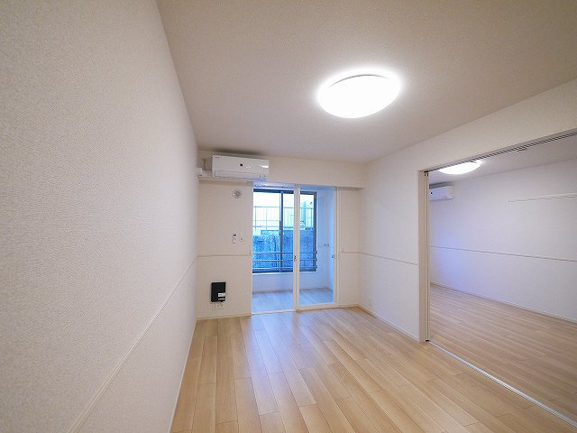 クレメント東九条Ｂの居間・リビング|ゆったり過ごせるリビングです