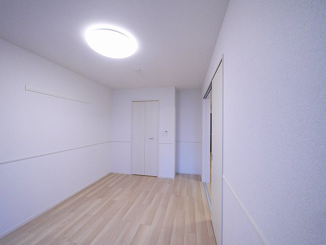 クレメント東九条Ｂの洋室|ゆったりした洋室です