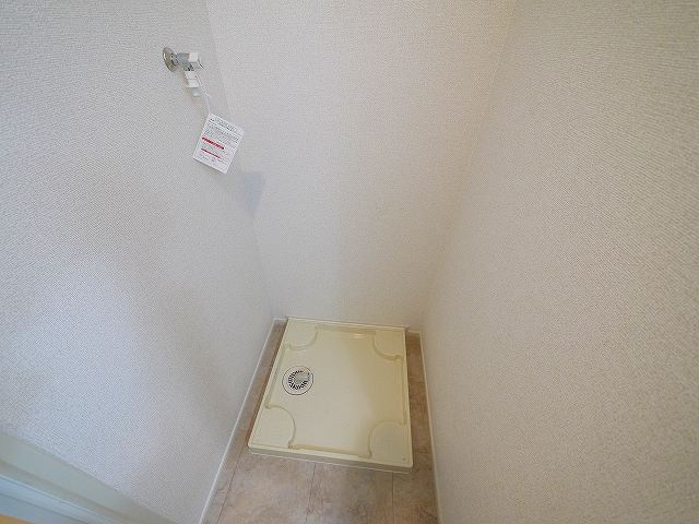 クレメント東九条Ｂの設備|嬉しい室内洗濯機置き場がございます。