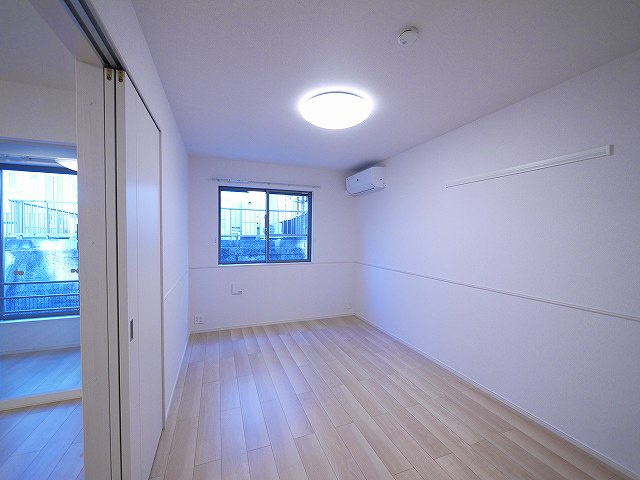 クレメント東九条Ｂの内装|広々とした洋室です