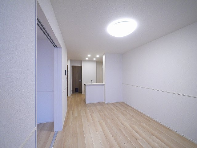 クレメント東九条Ｂの居間・リビング|使いやすいリビングです