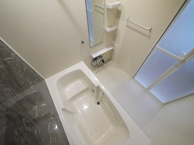 クレメント東九条Ｂの浴室|きれいなお風呂です