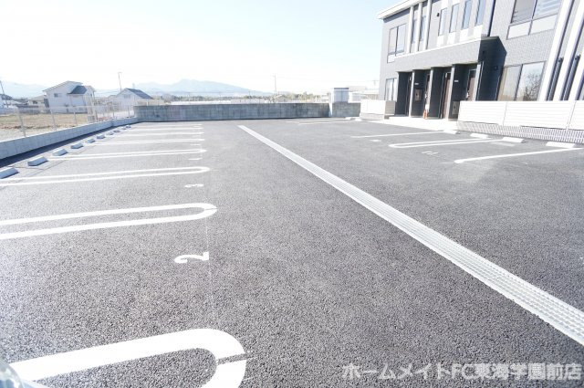 熊本市北区梶尾町のアパートの駐車場