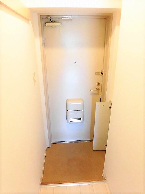 出浦マンションの玄関|※別部屋のイメージ写真です。