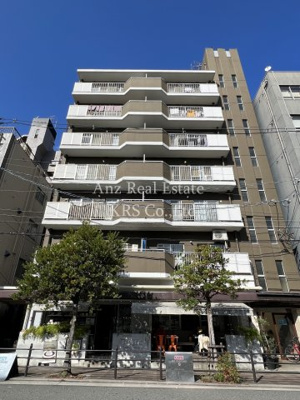 【外観】 | 堀江グリーンビル | 目の前が公園♪緑溢れるスタイリッシュな外観のマンションです♪