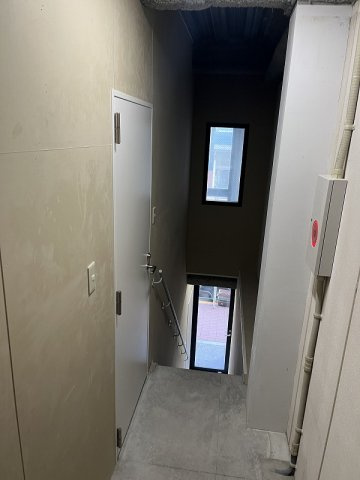 湯島３丁目一棟売ビルのその他共用部分|2F踊場