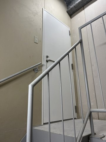 湯島３丁目一棟売ビルのその他共用部分|3F踊場