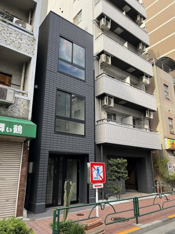 湯島３丁目一棟売ビルの外観