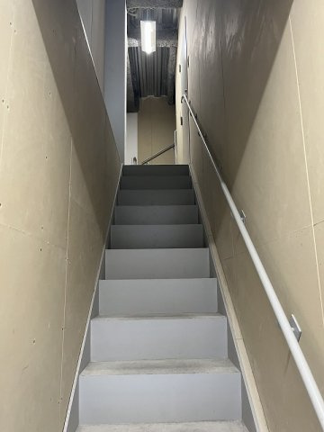 湯島３丁目一棟売ビルのその他共用部分|2Fへの階段
