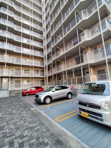 森ノ宮ハイツの駐車場