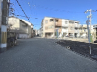 【前面道路含む現地写真】