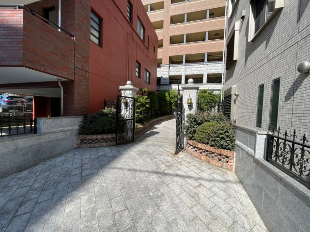 プレサンス泉セントマークのエントランス|プレサンス泉セントマーク