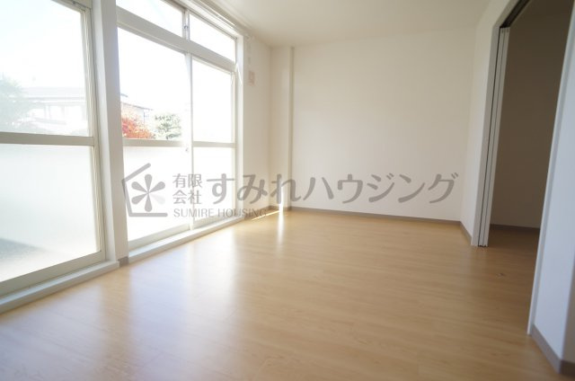 シャンテ中山の居間・リビング