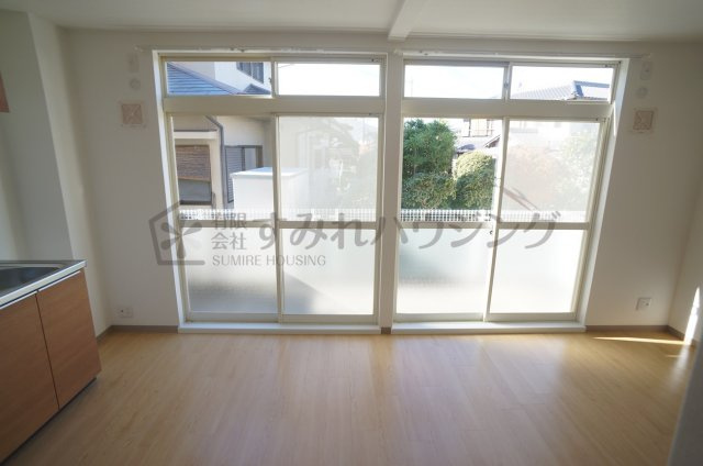 シャンテ中山の居間・リビング