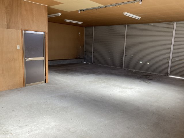 山形市南原町３丁目の事務所の駐車場