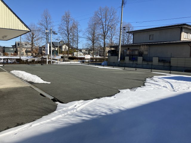山形市南原町３丁目の事務所の駐車場