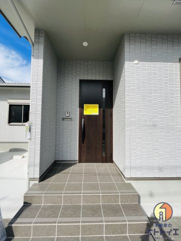 井延新築戸建てのエントランス