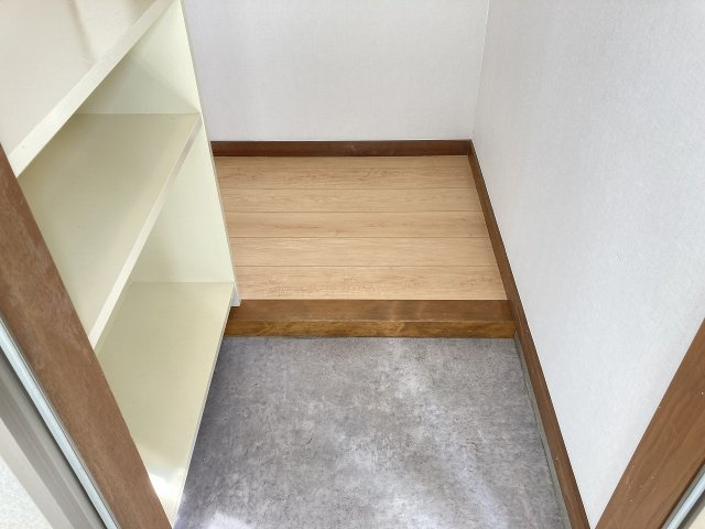 ハイツやまびこＡの玄関