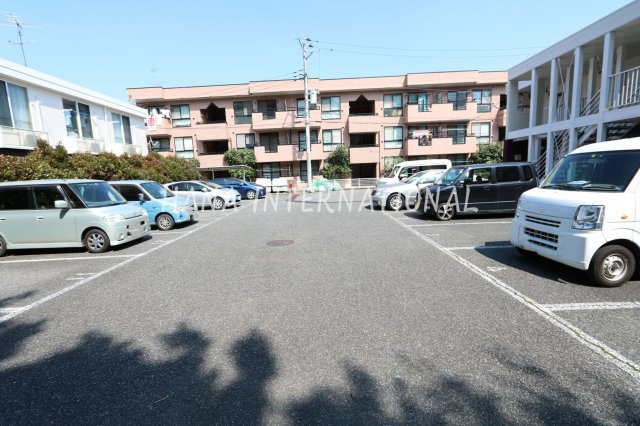 フルールⅠの駐車場