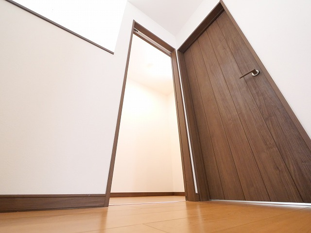 富雄元町1丁目戸建の収納|ちょっとした収納スペースも充実しています