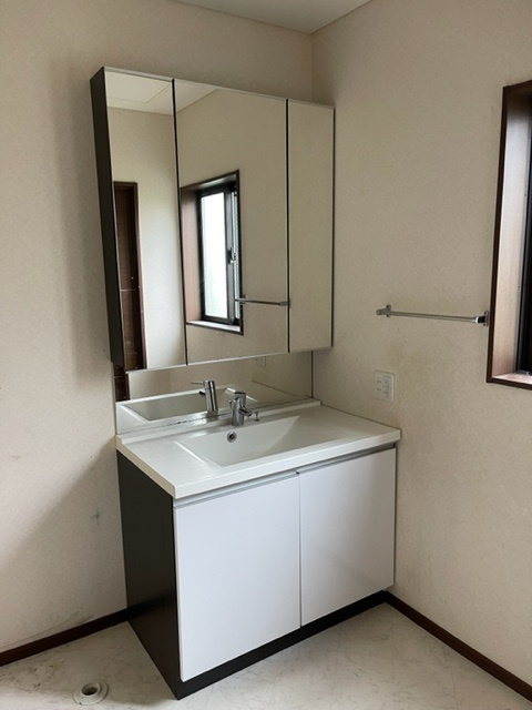 中古住宅　中川原４丁目の独立洗面台