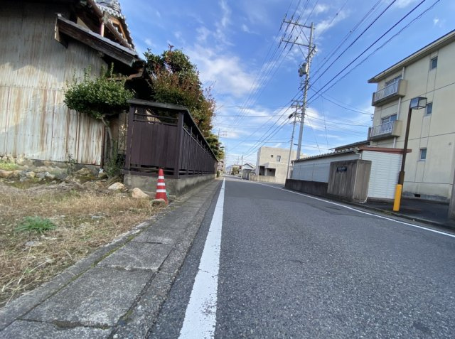 土地　鷺山東2丁目の前面道路含む現地写真