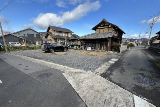 土地　中の外観